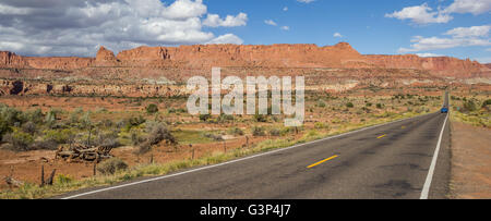 Panorama der scenic Byway 12 in der Nähe von Capitol Reef in Utah, USA Stockfoto