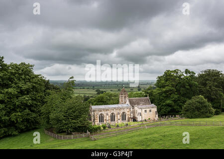 St. Leonards-Kirche auf dem Gelände des Rockingham Castle (nur außerhalb der Stadt von Corby), im Auftrag von Wilhelm i. gebaut. Stockfoto