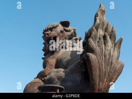 Lion Weihrauch Brenner Statue, Tempel Zenko-Ji (Zenkoji), Nagano, Japan Stockfoto