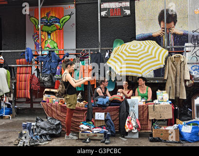 Graffiti im böhmischen Friedrichshain - Kreuzberg Berlin RAW Tempel, ehemaligen Werften, Warschauer Straße - Revaler Straße Deutschland (Nachtleben vor Ort Nacht Club-Bereich) Stockfoto