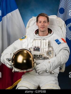 Internationale Raumstation ISS-Expedition 50 Europäische Weltraumorganisation Astronaut Thomas Pesquet offizielle Porträt tragen die WWU Raum passen seine 13. Juni 2016 in Houston, Texas. Stockfoto