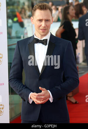 8. Mai 2016 - Tom Hiddleston Teilnahme an BAFTA TV Awards 2016 in Royal Festival Hall in London, Vereinigtes Königreich. Stockfoto