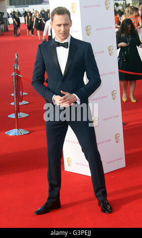 8. Mai 2016 - Tom Hiddleston Teilnahme an BAFTA TV Awards 2016 in Royal Festival Hall in London, Vereinigtes Königreich. Stockfoto