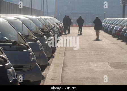 Mercedes-Benz Center in Mailand, der größte Vertriebs- und Vertretung Mitte der Marke Mercedes-Benz von Süd-Europa Stockfoto