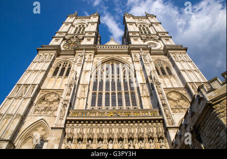 Blickte zu den prächtigen Westminster Abbey in London. Stockfoto