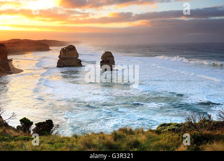 Spektakulären Sonnenaufgang von Gibson Stufen in der Nähe der zwölf Apostel im Port Campbell National Park, Great Ocean Road, Victoria Stockfoto