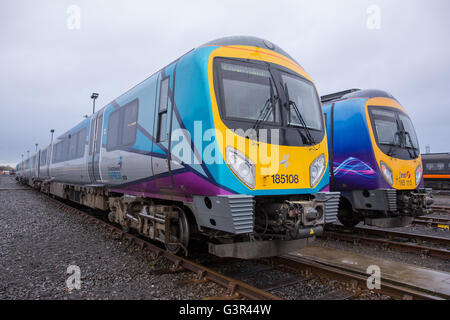 TransPennine Express 185108 185113 am Heaon Zugdepot Pflege Stockfoto