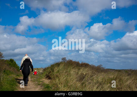 Menschen gehen an Muy Natur reservieren bei Texel-holland Stockfoto