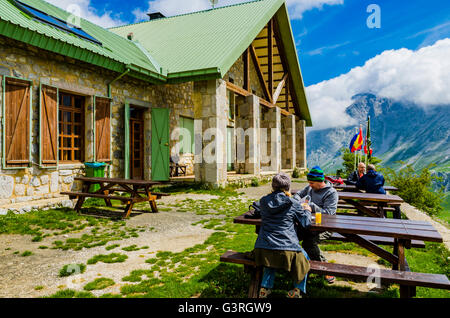 Refugium Hotel Áliva. PR-PNPE 24 - Route Aliva Häfen. Picos de Europa, Kantabrien, Spanien, Europa Stockfoto