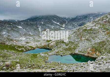 Lagos de Lloroza. PR-PNPE 24 - Route Aliva Häfen. Picos de Europa, Kantabrien, Spanien, Europa Stockfoto