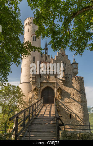 Schloss Lichtenstein mit Eingangstor und Zugbrücke Stockfoto