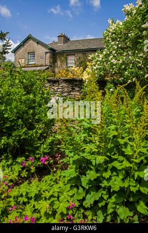 CUMBRIA, UK - 30. Mai 2016: Die wunderschönen Gärten der Hill Top - ein aus dem 17. Jahrhundert Haus Heimat einmal Kinder Autor Beatrix Pott Stockfoto