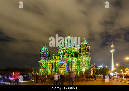 "Festival of Lights": Dom, Fernsehturm in bunte Lichter, Deutschland, Berlin, Berlin Stockfoto