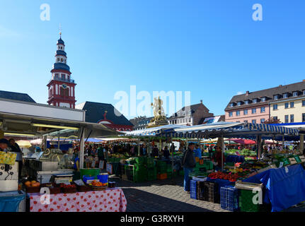 Marktplatz mit Rathaus und Kirche St. Sebastian mit Wochenmarkt, Mannheim, Kurpfalz, Baden-Württemberg, Deutschland Stockfoto