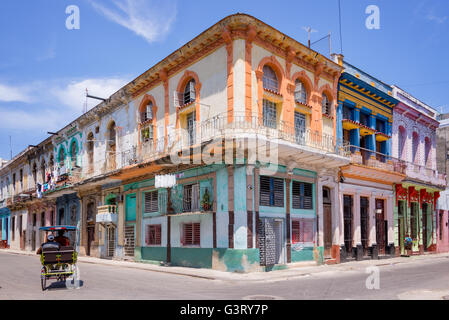 Bunte Gebäude in Havanna, Kuba Stockfoto