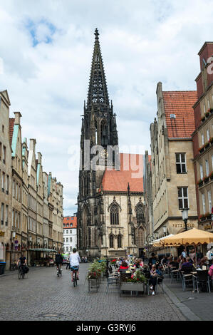 Prinzipalmarkt und St. Lambert Kirche, Münster, Nordrhein-Westfalen, Deutschland, Europa. Stockfoto