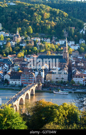 Altstadt mit Heiliggeistkirche und Alter Brücke über den Neckar, Deutschland, Baden-Württemberg, Kurpfalz, Heidelberg Stockfoto