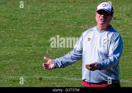 RIO DE JANEIRO, Brasilien - 14.06.2016: TRAINING FLUMINENSE - Tecnico Levir Culpi für Fluminense Training. (Foto: Marcelo Cortes / FotoArena) Stockfoto