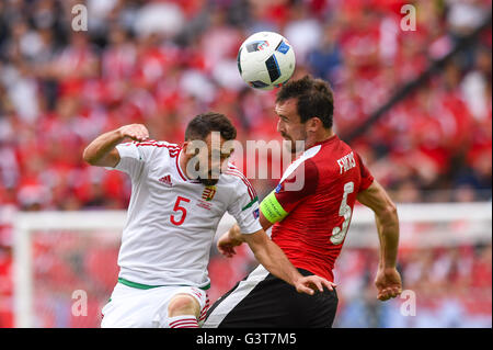 Attila Fiola (Ungarn) Christian Fuchs (Österreich); 14. Juni 2016 - Fußball: Uefa Euro Frankreich 2016, Gruppe F, Österreich 0-2 Ungarn am Nouveau Stade de Bordeaux, Bordeaux, Frankreich. Bildnachweis: Aicfoto/AFLO/Alamy Live-Nachrichten Stockfoto