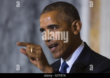 Washington, District Of Columbia, USA. 14. Juni 2016. US-Präsident Barack Obama spricht über das Schießen auf die Treasury-Abteilung nach Einberufung mit seinem National Security Council in Washington, DC, USA, 14. Juni 2016 Orlando. Obama attackiert direkt Donald Trump Vorschlag, Muslime zu verbieten, vom Betreten der United States.Credit: Jim LoScalzo/Pool über CNP Credit: Jim Loscalzo/CNP/ZUMA Draht/Alamy Live News Stockfoto