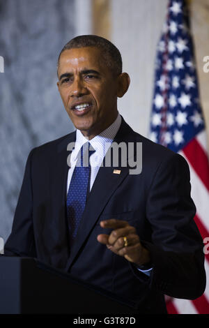 Washington, District Of Columbia, USA. 14. Juni 2016. US-Präsident Barack Obama spricht über das Schießen auf die Treasury-Abteilung nach Einberufung mit seinem National Security Council in Washington, DC, USA, 14. Juni 2016 Orlando. Obama attackiert direkt Donald Trump Vorschlag, Muslime zu verbieten, vom Betreten der United States.Credit: Jim LoScalzo/Pool über CNP Credit: Jim Loscalzo/CNP/ZUMA Draht/Alamy Live News Stockfoto