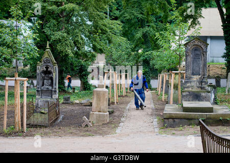 Prag, Tschechische Republik. 15. Juni 2016. Geringerem Stadtfriedhof (Malostransky Hrbitov) in Prag, Tschechische Republik, am 15. Juni 2016, wird nach der Rekonstruktion am Wochenende vom 18.-19. Juni für die Öffentlichkeit zugänglich sein. © Vit Simanek/CTK Foto/Alamy Live-Nachrichten Stockfoto