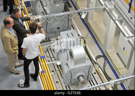 Die Westböhmische Universität (ZCU) in Pilsen, Tschechische Republik, die letzte der vier Zentren des regionalen Innovationszentrums für Elektrotechnik (Reis) ein neues, einzigartiges Forschungszentrum der Faculty of Electrical Engineering, am 15. Juni 2016 geöffnet. (Foto/Pavel Nemecek CTK) Stockfoto