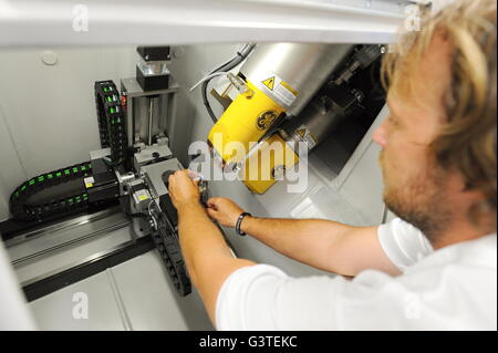 Die Westböhmische Universität (ZCU) in Pilsen, Tschechische Republik, die letzte der vier Zentren des regionalen Innovationszentrums für Elektrotechnik (Reis) ein neues, einzigartiges Forschungszentrum der Faculty of Electrical Engineering, am 15. Juni 2016 geöffnet. (Foto/Pavel Nemecek CTK) Stockfoto