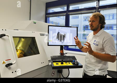 Die Westböhmische Universität (ZCU) in Pilsen, Tschechische Republik, die letzte der vier Zentren des regionalen Innovationszentrums für Elektrotechnik (Reis) ein neues, einzigartiges Forschungszentrum der Faculty of Electrical Engineering, am 15. Juni 2016 geöffnet. (Foto/Pavel Nemecek CTK) Stockfoto