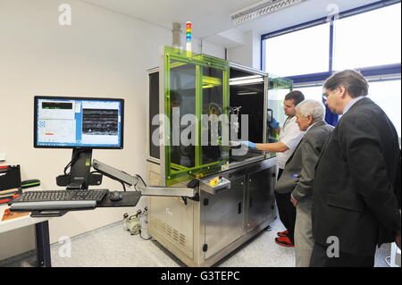 Die Westböhmische Universität (ZCU) in Pilsen, Tschechische Republik, die letzte der vier Zentren des regionalen Innovationszentrums für Elektrotechnik (Reis) ein neues, einzigartiges Forschungszentrum der Faculty of Electrical Engineering, am 15. Juni 2016 geöffnet. (Foto/Pavel Nemecek CTK) Stockfoto