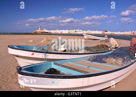 Blick auf Ayjah, Sur, Oman, Angelboote/Fischerboote im Vordergrund Stockfoto