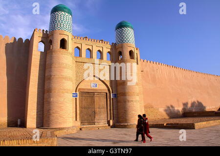 Eingang zum Kunja Ark in Khiva Altstadt, Usbekistan Stockfoto