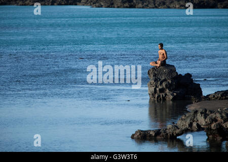 Meditierenden, Ansichten von Kiholo Bay auf Hawaii Island, Hawaii, USA Stockfoto