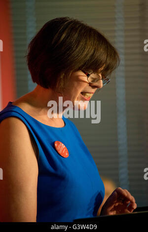 TUC-Generalsekretär Frances O'Grady spricht am Arbeitsmarkt bleiben in Europa Kampagne Veranstaltung mit Schatten Schrank Unterstützung des NHS an TUC HQ. Stockfoto