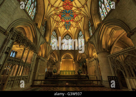 Das gotische Interieur der Tewkesbury Abbey, Gloucestershire, England Stockfoto