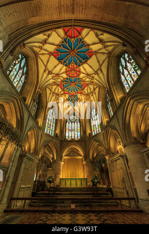 Das gotische Interieur der Tewkesbury Abbey, Gloucestershire, England Stockfoto