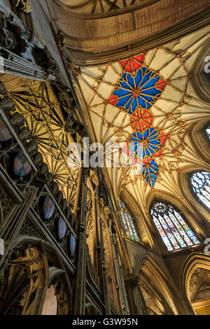 Die dekorierte gewölbte Decke der Tewkesbury Abbey, England Stockfoto