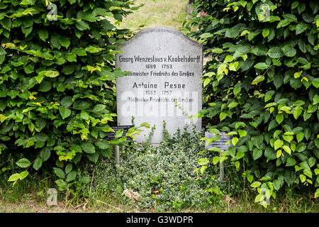 Friedhöfe am Halleschen Tor, Gräber, teilweise aus dem 18. Jahrhundert