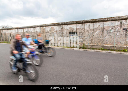 Topographie des Terrors, Dokumentation der NS-Herrschaft, im Bezirk Kreuzberg, Berlin, Germany, Teil der ehemaligen Berliner Mauer, Stockfoto