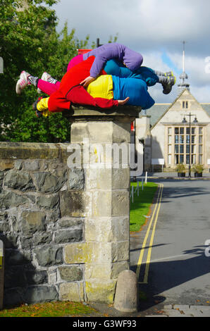 Bodies in Urban Spaces, Bangor, North Wales, Vereinigtes Königreich. Stockfoto