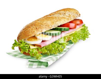 Sandwich mit Beschneidungspfad isoliert auf weiss mit einer Serviette Stockfoto