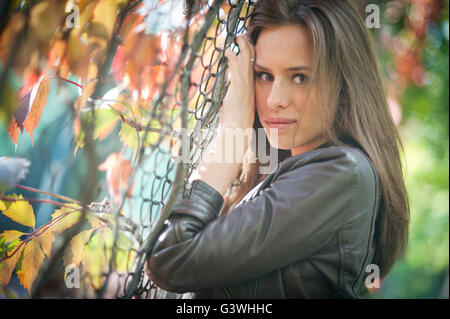 Portrait von junge hübsche Brünette Stockfoto