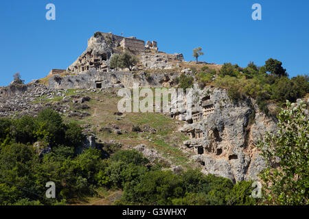 Lykische Felsengräber in der antiken Stadt Tlos, Lykien, Türkei. Stockfoto