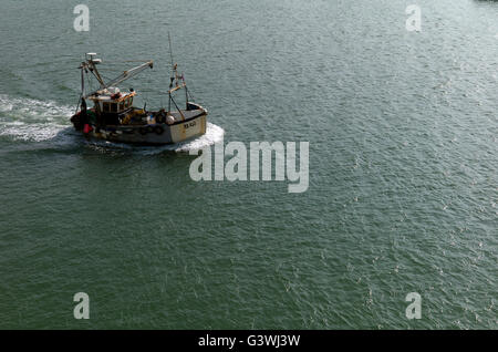 Kleinen Fischerboot gesehen von oben, Newhaven, Sussex, UK Stockfoto