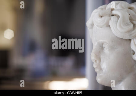 Kopf einer Statue des Engels in der Kathedrale Stockfoto