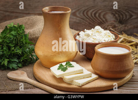 Rustikale, natürliche Milchprodukte Stockfoto