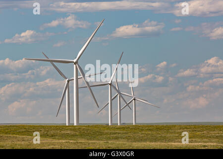 Windkraftanlagen auf der Happy Jack Wind Farm außerhalb Cheyenne, Wyoming. Stockfoto