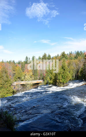 Bond verliebt sich in Paulding, Michigan Stockfoto