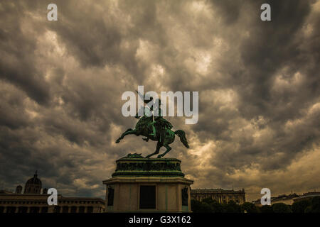 Kaiser Karl-Skulptur in Wien Stockfoto