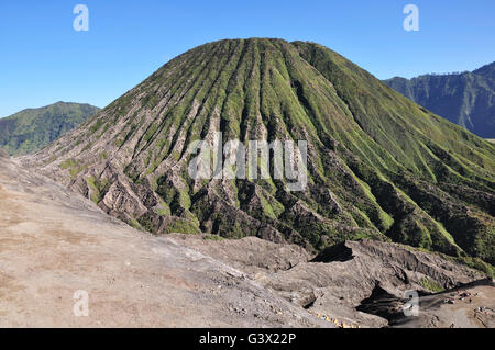 Blick auf Mount Batok im Nationalpark Bromo-Tengger-Semeru, Ost-Java-Indonesien. Stockfoto